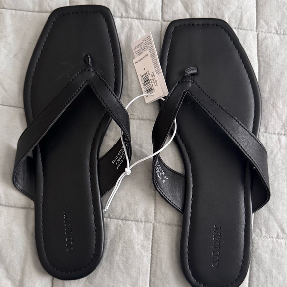 Old Navy Shoes - Old Navy Black Sandals Minimalist Thong Style